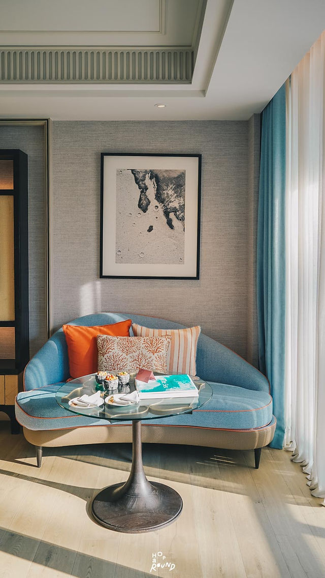 Executive Room รีวิว InterContinental Phuket Resort จากวรรณกรรม 3 ดินแดน สู่ความแกรนด์บนหาดกมลา Club InterContinental อินเตอร์คอนติเนนตัล ภูเก็ต รีวิว InterContinental Phuket Resort อินเตอร์คอนติเนนตัล ภูเก็ต รีสอร์ท รีสอร์ทริมชายหาดห้าดาว เจ้าของโครงการ InterContinental Phuket HuaHin - Proud Real Estate Public Company Limited บริษัท พราว เรียล เอสเตท จำกัด (มหาชน) Club Lounge