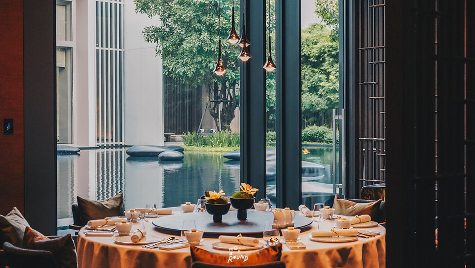 Yu Ting Yuan - Four Seasons ราคา รีวิว หยู้ ติง หยวน michelin 2021 รีวิว Four Seasons Bangkok at Chao Phraya River โฟร์ซีซั่นส์ กรุงเทพฯ ริมแม่น้ำเจ้าพระยา รีวิวโรงแรม Hoparound.co Let's Hoparound Staycation in Bangkok Best hotel in Bangkok โรงแรมน่านอนในกรุงเทพ ร้านอาหารในโรงแรม อาหารเช้าอร่อย เตียงนุ่ม เพจท่องเที่ยว เพจนำเที่ยว ถ่ายรูปสวย Yu Ting Yuan ห้องอาหาร Signature ของโรงแรม ห้องอาหารจีนกวางตุ้งต้นตำรับ