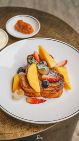 Breakfast at รีวิว Four Seasons Bangkok at Chao Phraya River โฟร์ซีซั่นส์ กรุงเทพฯ ริมแม่น้ำเจ้าพระยา รีวิวโรงแรม Staycation in Bangkok Best hotel in Bangkok โรงแรมน่านอนในกรุงเทพ เพจรีวิวโรงแรม Thai travel blogger luxury resort hotel in Bangkok 