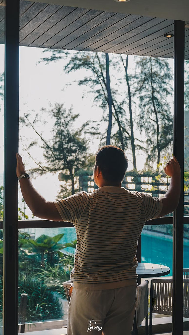 Executive Room รีวิว InterContinental Phuket Resort จากวรรณกรรม 3 ดินแดน สู่ความแกรนด์บนหาดกมลา Club InterContinental อินเตอร์คอนติเนนตัล ภูเก็ต รีวิว InterContinental Phuket Resort อินเตอร์คอนติเนนตัล ภูเก็ต รีสอร์ท รีสอร์ทริมชายหาดห้าดาว เจ้าของโครงการ InterContinental Phuket HuaHin - Proud Real Estate Public Company Limited บริษัท พราว เรียล เอสเตท จำกัด (มหาชน) Club Lounge