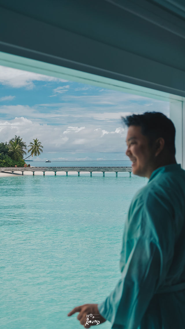 The Standard Huruvalhi Maldives เดอะ สแตนดาร์ด ฮูรุวาลี มัลดีฟส์ รีวิวโรงแรมในมัลดีฟส์ ทริปนี้ #hoparound.co ชวนเพื่อนๆแพ็คกระเป๋า บินลัดฟ้า ข้ามวงแหวนปะการังสู่ The Standard Huruvalhi Maldives สวรรค์สีฟ้าครามที่รูปภาพสามารถถ่ายทอดได้เพียงแค่เศษเสี้ยวความงามเหมือนฝันของสถานที่จริงเท่านั้นครับ รีสอร์ทน่าพักในมัลดีฟส์ ค่าเครื่องบินไปมัลดีฟส์ มัลดีฟส์ครั้งแรก วีซ่า มัลดีฟส์ Maldives Review รีวิวมัลดีฟส์ Seaplane Maldives รีวิวซีเพลนมัลดีฟส์ นั่ง Sea plane ครั้งแรก ประสบการณ์มัลดีฟส์
