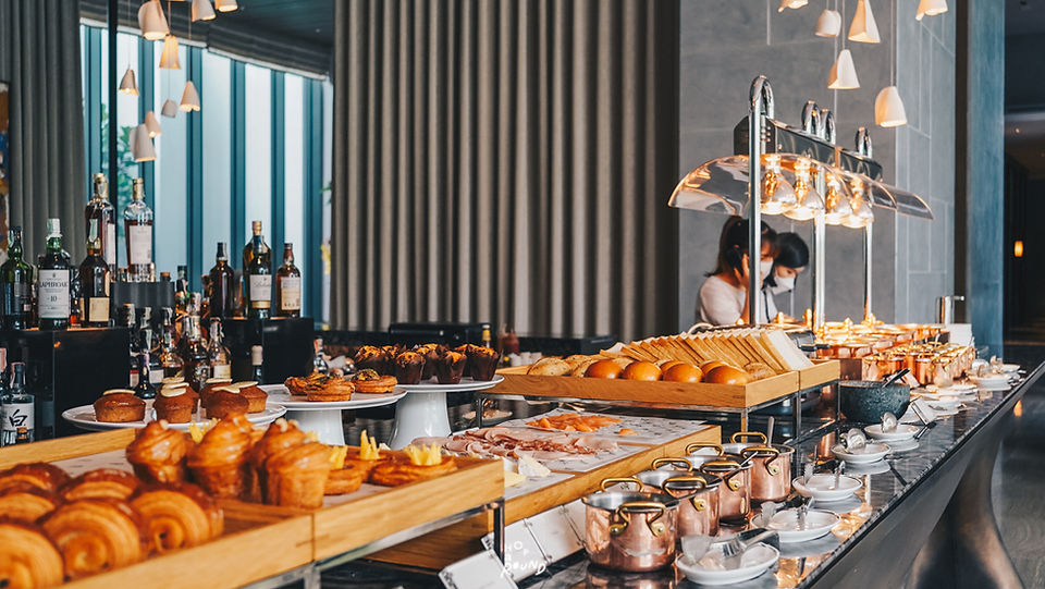 Breakfast at รีวิว Four Seasons Bangkok at Chao Phraya River โฟร์ซีซั่นส์ กรุงเทพฯ ริมแม่น้ำเจ้าพระยา รีวิวโรงแรม Staycation in Bangkok Best hotel in Bangkok โรงแรมน่านอนในกรุงเทพ เพจรีวิวโรงแรม Thai travel blogger luxury resort hotel in Bangkok