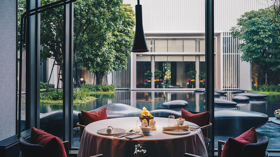Yu Ting Yuan - Four Seasons ราคา รีวิว หยู้ ติง หยวน michelin 2021 รีวิว Four Seasons Bangkok at Chao Phraya River โฟร์ซีซั่นส์ กรุงเทพฯ ริมแม่น้ำเจ้าพระยา รีวิวโรงแรม Hoparound.co Let's Hoparound Staycation in Bangkok Best hotel in Bangkok โรงแรมน่านอนในกรุงเทพ ร้านอาหารในโรงแรม อาหารเช้าอร่อย เตียงนุ่ม เพจท่องเที่ยว เพจนำเที่ยว ถ่ายรูปสวย Yu Ting Yuan ห้องอาหาร Signature ของโรงแรม ห้องอาหารจีนกวางตุ้งต้นตำรับ