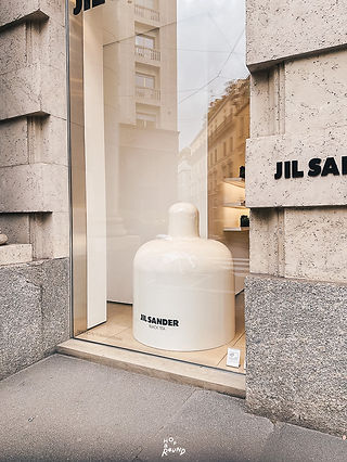 Jil Sander (Via Pietro Verri) แพลนเที่ยวมิลาน อิตาลี รวมที่เที่ยว มิลาน Milan Italy อัพเดทล่าสุด Milan Calling Must Visit in Milan เที่ยว มิลาน เมืองหลวงแห่งดีไซน์ที่เต็มไปด้วยแรงบันดาลใจ ย่านโลคอลมิลาน เที่ยวมิลานด้วยตัวเอง แนะนำมิลาน ร้านอาหารมิลาน ร้านคาเฟ่มิลาน ช้อปปิ้ง มิลาน Milan Shopping