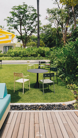 จองห้องพัก The Standard Hua Hin เดอะ สแตนดาร์ด หัวหิน โรงแรมหรูในหัวหิน ไฮแอท จองห้องพัก ราคาพิเศษ The Standard Hua Hin รีวิว เดอะ สแตนดาร์ด หัวหิน Beachfront views, lush gardens, and Michelin recognition. Summer in Hua Hin starts here. Enjoy summer by the sea with perks at one of world’s best hotels by Travel + Leisure Escape to The Standard Hua Hin, a chic beachfront resort with private villas, big rooms, a lush pool, spa, café, restaurants, nightlife and so much more.