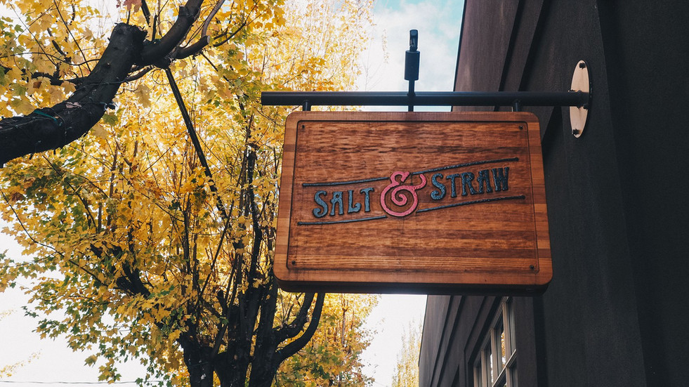 Multnomah Whisky Library PORTLAND เที่ยวพอร์ตแลนด์ รีวิวพอร์ตแลนด์ Oregon review Portland review รวมที่เที่ยว เที่ยวไหนดี แพลนเที่ยวพอร์ทแลนด์ portland city guide ขับรถเที่ยว portland รีวิวอเมริกา เที่ยวอเมริกา usa west coast roadtrip review