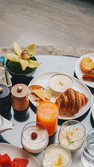 Breakfast at รีวิว Four Seasons Bangkok at Chao Phraya River โฟร์ซีซั่นส์ กรุงเทพฯ ริมแม่น้ำเจ้าพระยา รีวิวโรงแรม Staycation in Bangkok Best hotel in Bangkok โรงแรมน่านอนในกรุงเทพ เพจรีวิวโรงแรม Thai travel blogger luxury resort hotel in Bangkok