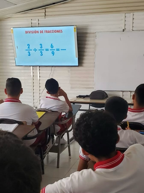Tecnología que llega al aula: un avance que vale la pena continuar