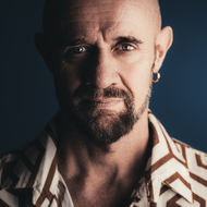 Entre Europa e Brasil, Alenko abre caminho para o álbum “DuAL” com o lançamento de “La fin est bonne”