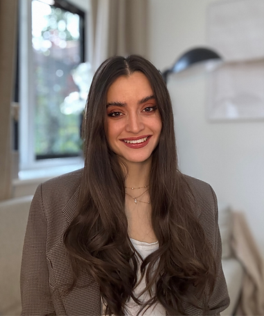 a professional headshot of dr maria martinez, psychologist for the knightsbridge practice team