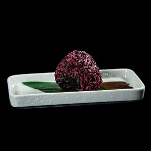 141. ONIGIRI RISO VENERE SPICY SAKE