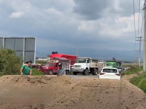 Habitantes de Tenango del Valle y Tenancingo bloquean carreteras por el mal estado de las vías de comunicación