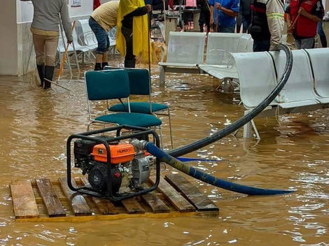 Hospital de Amanalco se inunda tras intensas lluvias