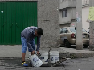 La falta de agua desata protestas en Nezahualcóyotl en el regreso a clases