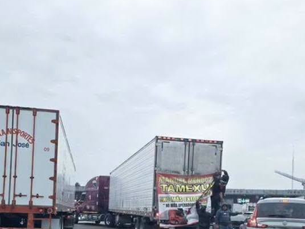 Protesta de transportistas de Tamexun en casetas del Estado de México por extorsiones