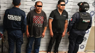 Detienen en Texcoco a sujetos que llevaban secuestrado a un hombre en una camioneta