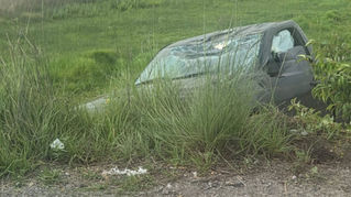 Fuerte volcadura de camioneta deja varios lesionados en la carretera Toluca-Zitácuaro