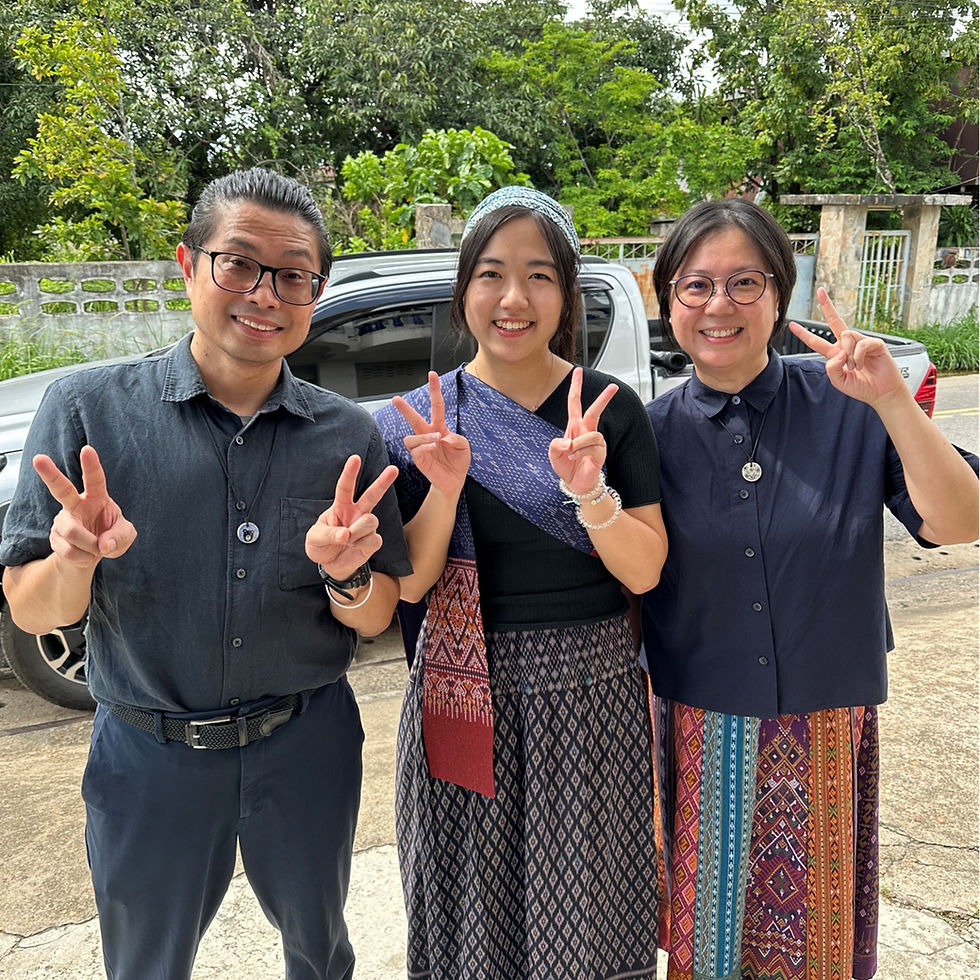 作者（中）以楊安信（左）、黃嘉琪（右）宣教士的生命為榜樣