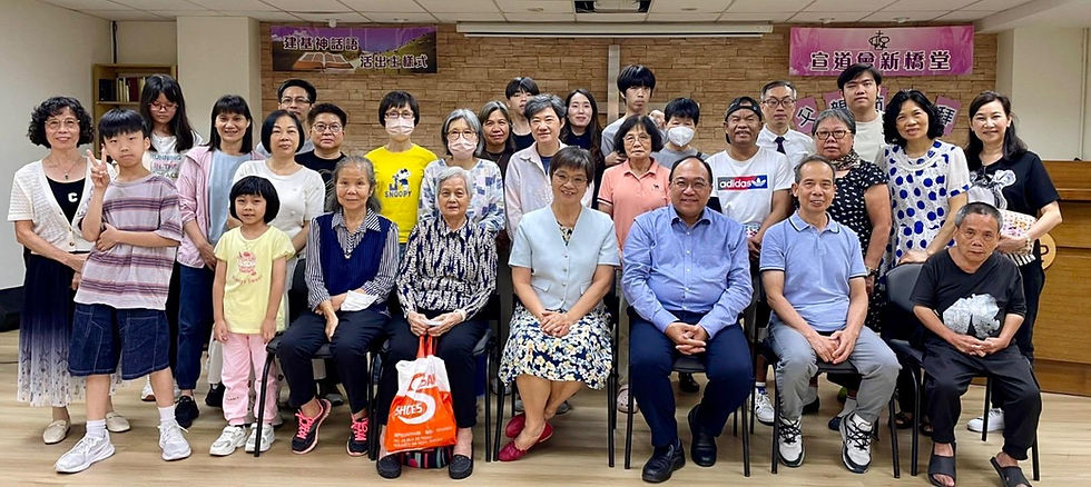 筆者(前排右3) 今年到澳門宣道會新橋堂父親節崇拜分享