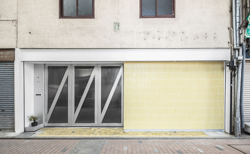 正面ファサードも見る.