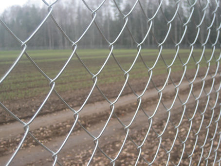 Galvanized vs PVC-Coated Chain-Link Fence: Which Is Better?
