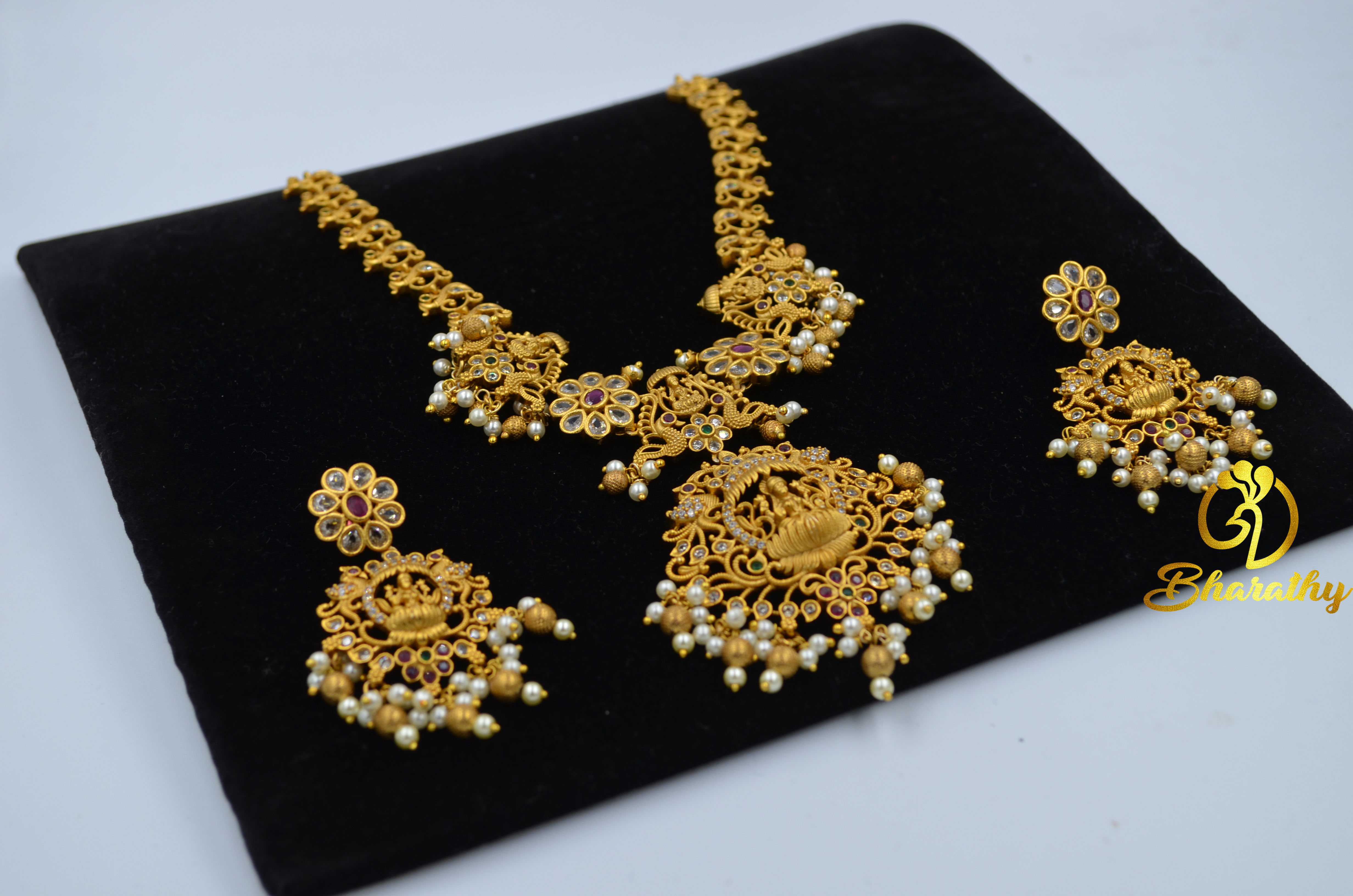 Antique Neclace with Earrings