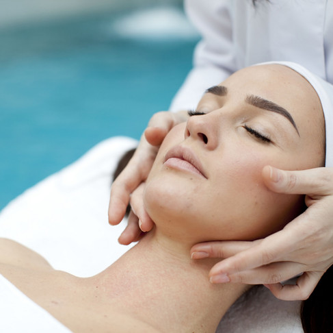 Great Reasons to Become a Skincare Specialist