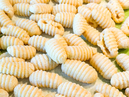 hausgemachte Gnocchi mit dem Gnocchibrett