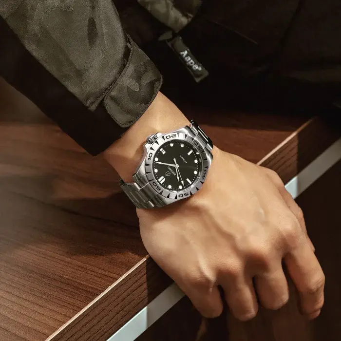 Miniatura: URBAN DATE(STEEL)- 3-Hand Hi-beat(28,800 bph) with 72 Hrs Power-reserve Au