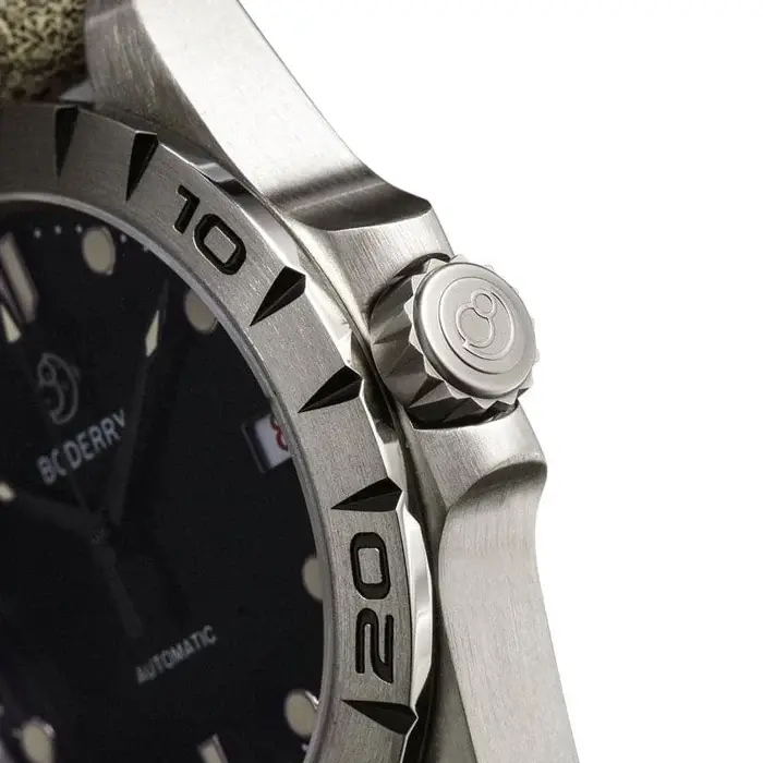 Miniatura: URBAN DATE(TITANIUM)- 3-hand Hi-beat(28,800 bph) with 72 hrs Power-reserve