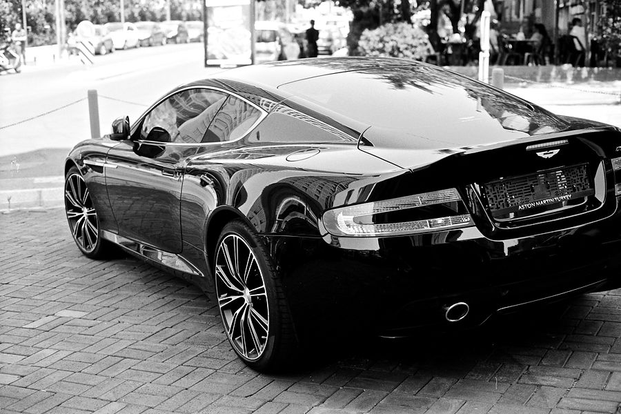Aston Martin.jpg