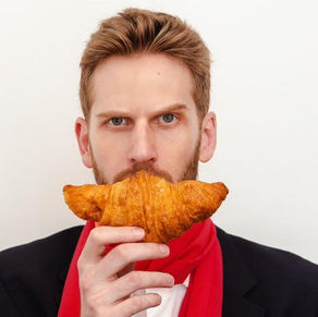 Humorista francês Paul Cabannes se  apresenta no Teatro Multiplan