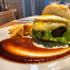 Restaurante Curi comemora o Dia Mundial do Hambúrguer