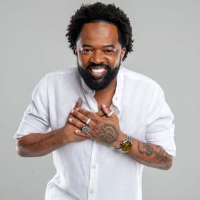 Xande de Pilares volta ao palco do Qualistage