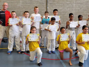 🔥 Kickboks-examen onder tropische omstandigheden – 100% geslaagd! 🥊