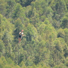 A TIROLESA de Pedra Bela - 2 km de Pura Adrenalina