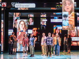 Portraying the Loneliness of Modern People