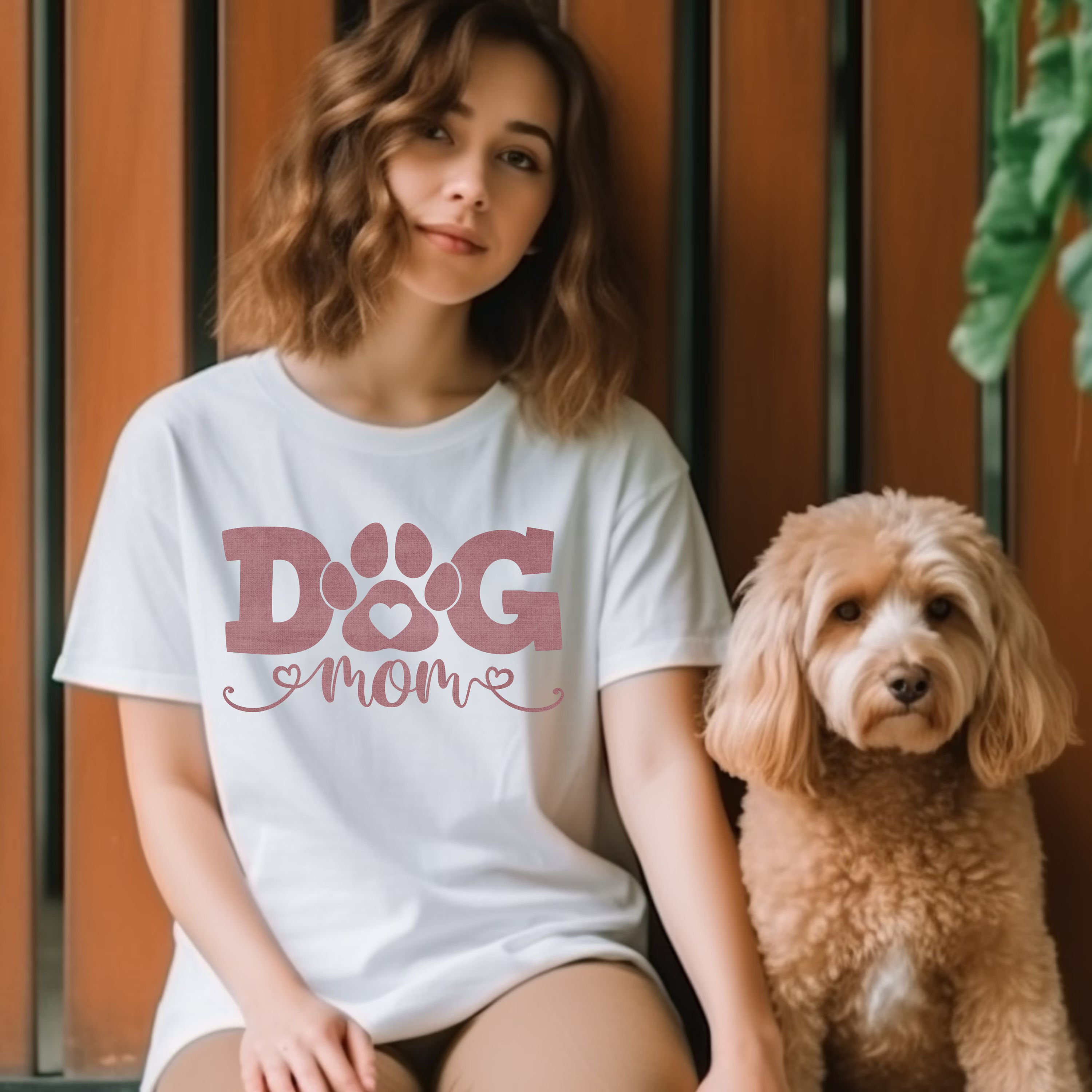 Dog Mom Unisex T-Shirt