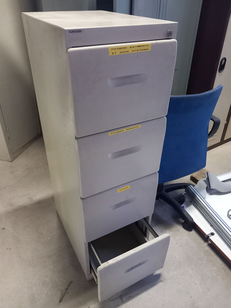 Armoire tiroir SANSEN 41,5 x 62 x 132 cm