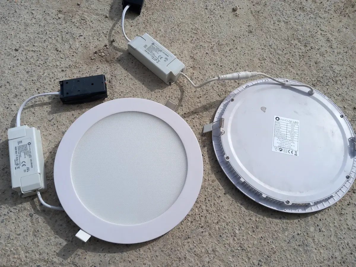 Luminaires LED ultra slim 22cm