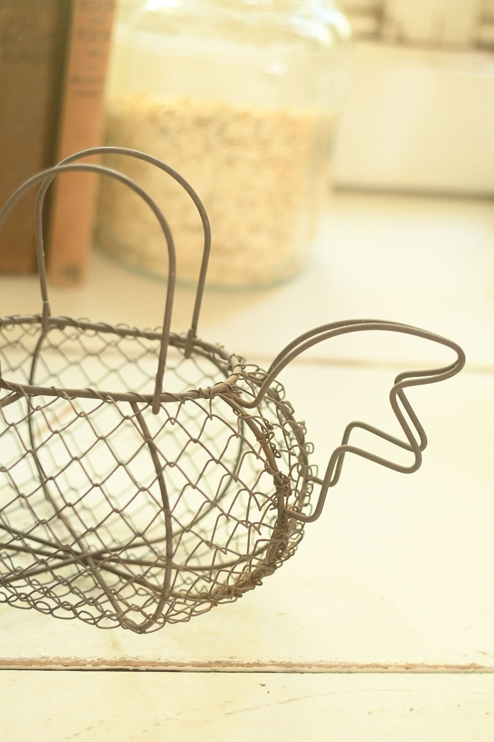 Thumbnail: Wire Chicken Egg Basket