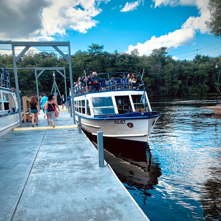Embark on a Captivating Adventure with Dell's Boat Tours in Wisconsin Dells, WI!