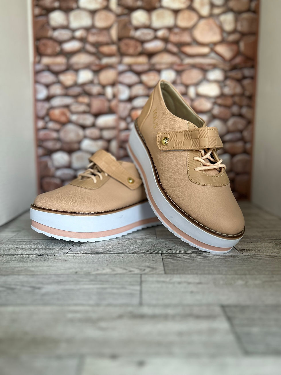Thumbnail: Zapatos alto de diseño exclusivo y calidad colombiana | Marron | Negro | Blanco