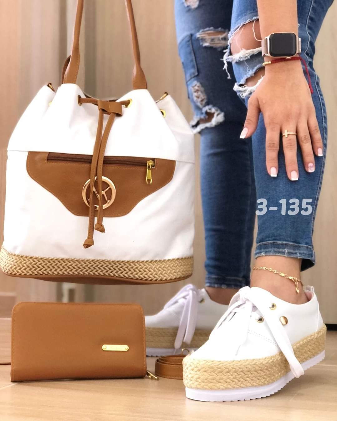 Combinacion de bolso con zapato y monedero color blanco