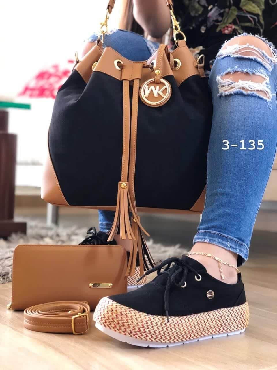 Combinacion de trio de zapato con bolso monedero color negro