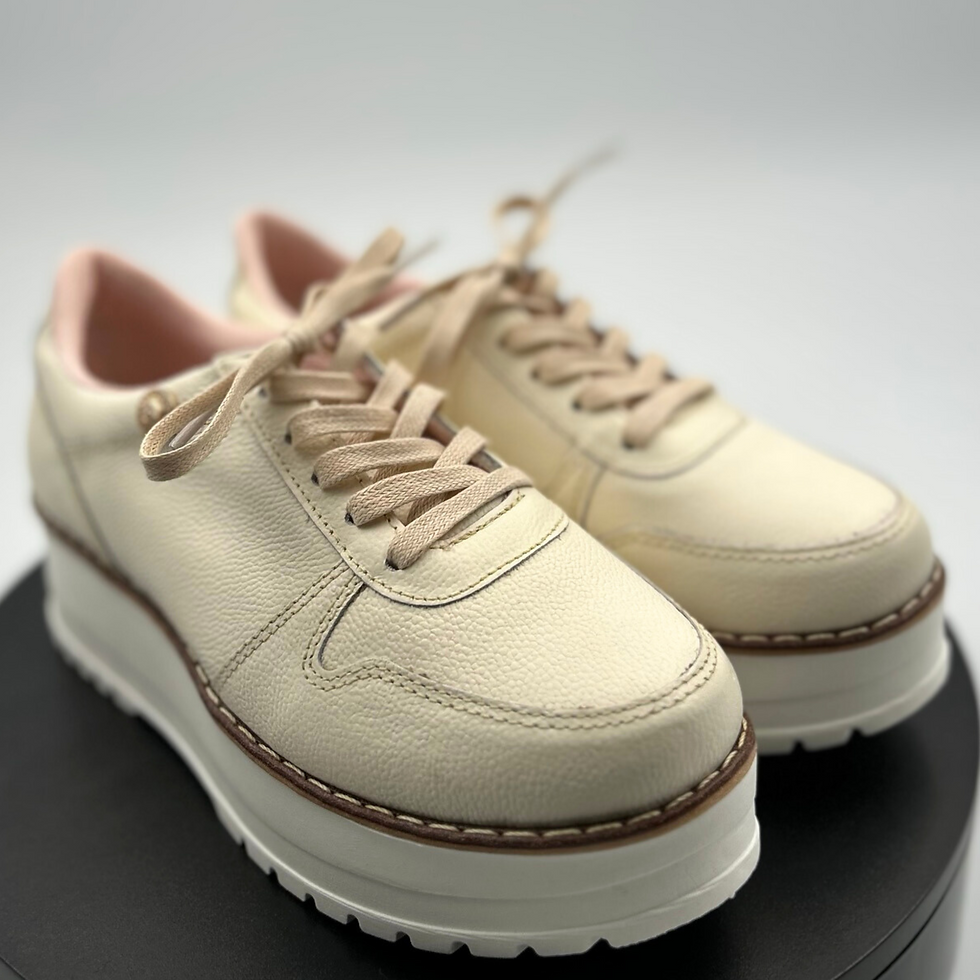 Thumbnail: Zapatos de cuero | Zapatos colombianos | Cuero blanco colombiano