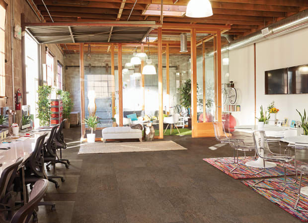 Metroflor Deja New Smooth Concrete, Umber room scene