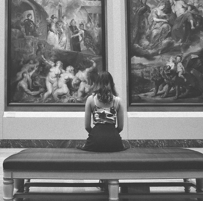 Visitor to a museum
