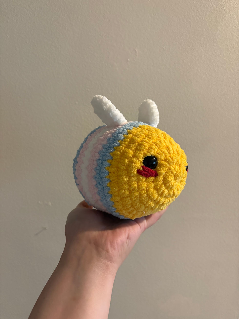 Thumbnail: Jumbo Pride Bee