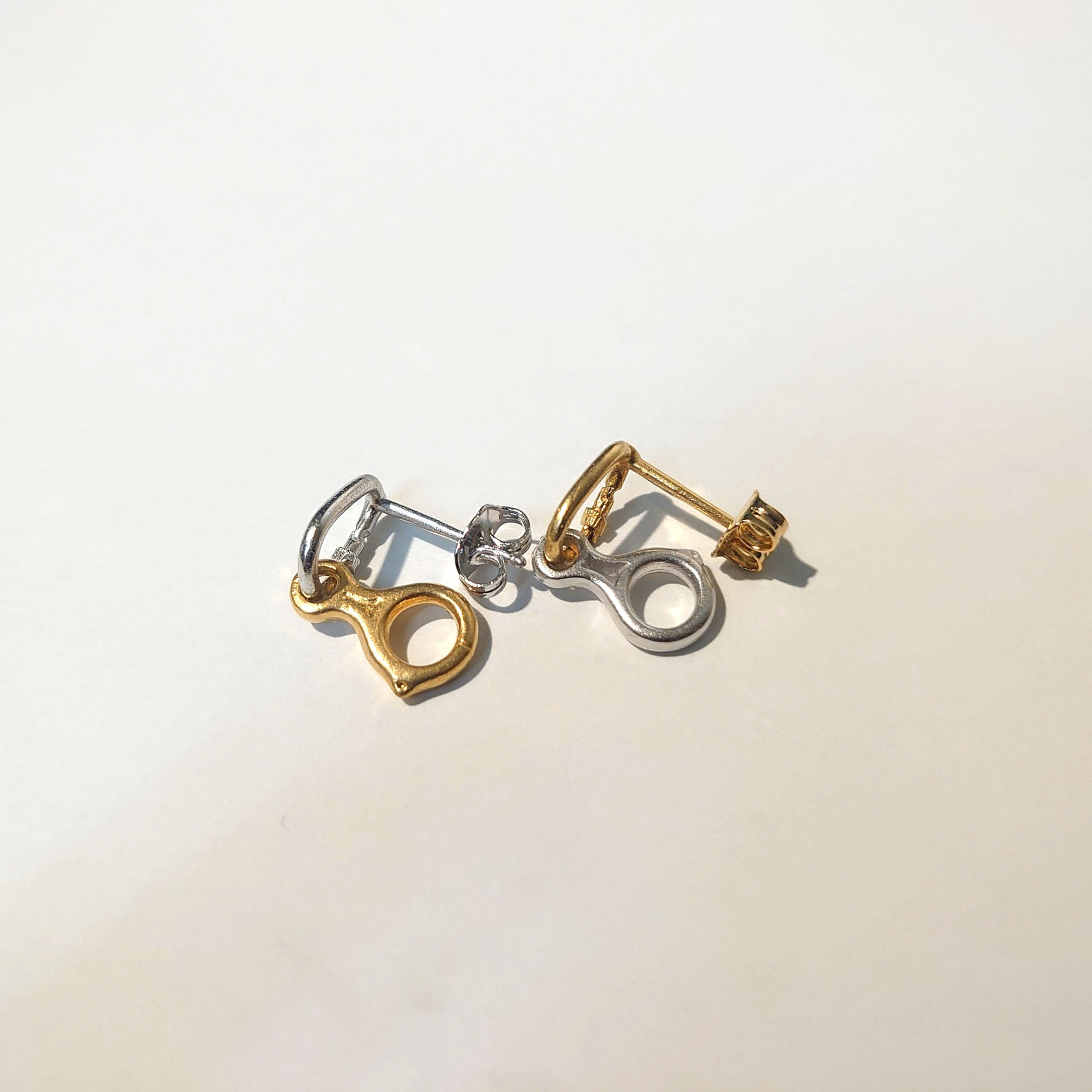 ANDREA SAMPAOLI（アンドレアサンポーリ） ピアス・カラビナ＆エイト環（ミックス）【ネコポス対象】